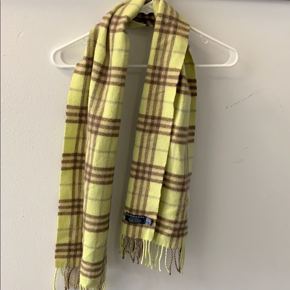 Burberry Accessories - Green Burberry scarf
